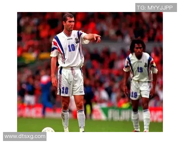 欧洲足球明星时尚打扮大揭秘展现个性与魅力的风格瞬间